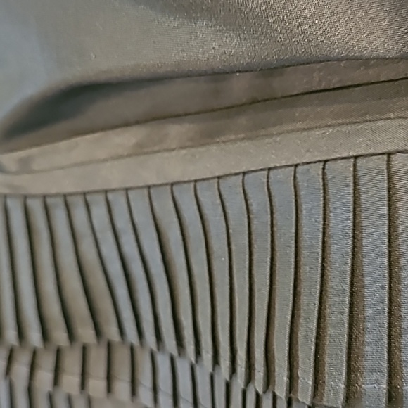 Diane vonFurstenberg silk skirt. Size 8 - Picture 7 of 7